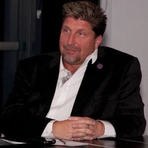 Meet your Posher, Bob